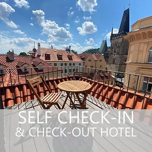 lokal-inn.praguehotelsweb.com/